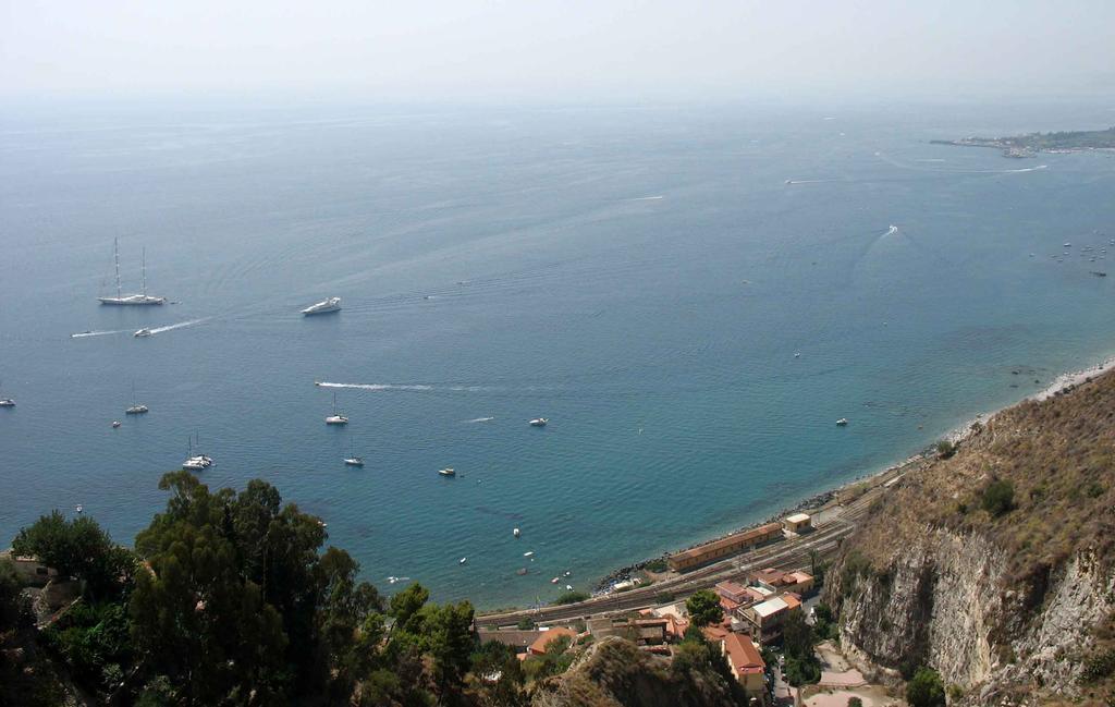 I Colori Del Sole Bed & Breakfast Fiumefreddo di Sicilia Bagian luar foto
